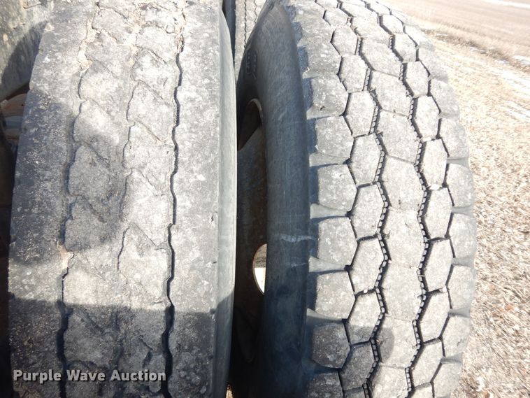 image for item DK7518 1997 Freightliner FLD  semi truck