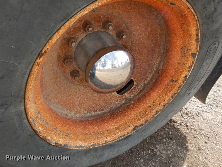 image for item DK7518 1997 Freightliner FLD  semi truck