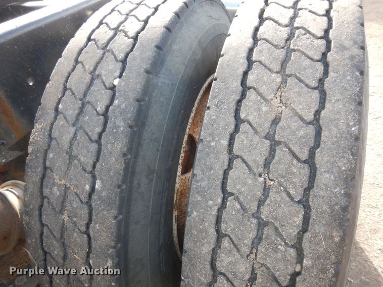 image for item DK7518 1997 Freightliner FLD  semi truck