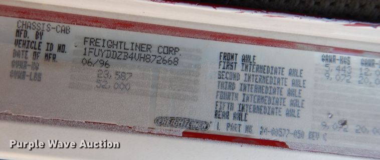 image for item DK7518 1997 Freightliner FLD  semi truck