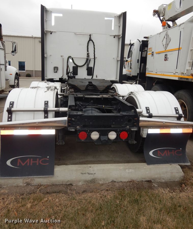 image for item DK7537 2019 Kenworth T680 semi truck