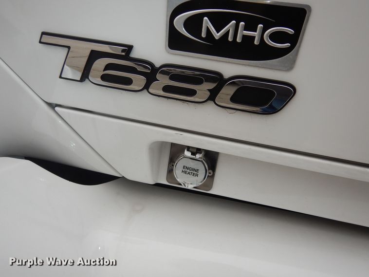 image for item DK7537 2019 Kenworth T680 semi truck