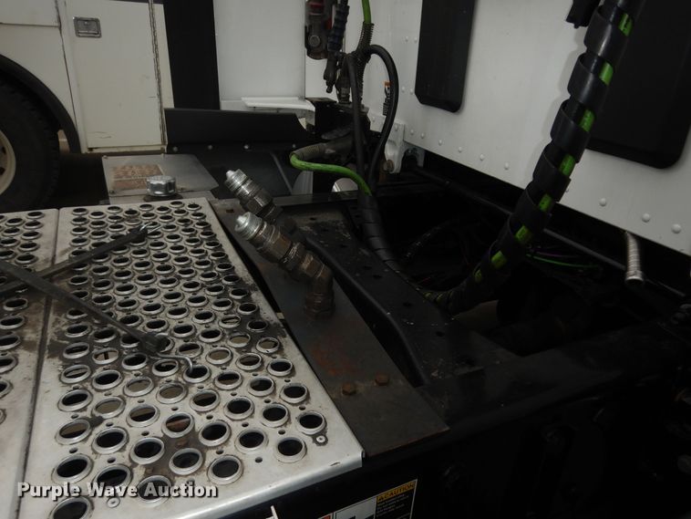 image for item DK7537 2019 Kenworth T680 semi truck