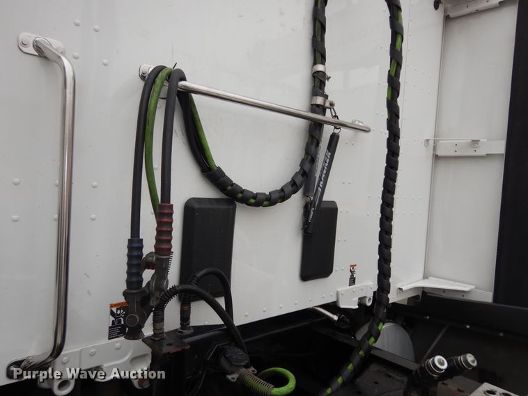 image for item DK7537 2019 Kenworth T680 semi truck