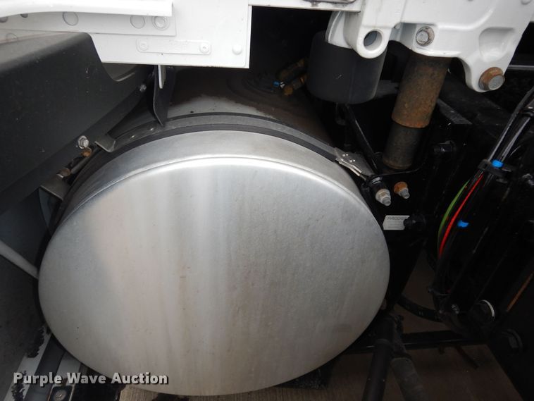 image for item DK7537 2019 Kenworth T680 semi truck