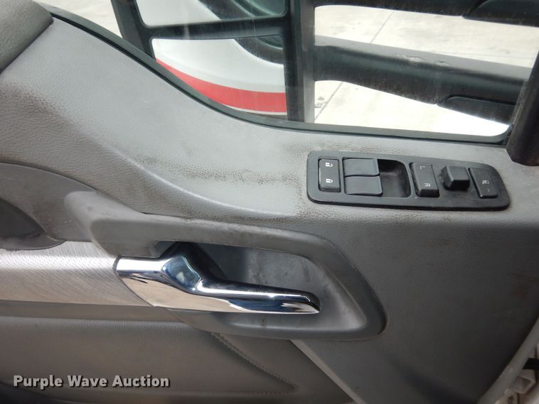 image for item DK7537 2019 Kenworth T680 semi truck