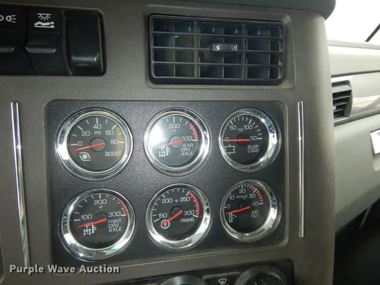 image for item DK7537 2019 Kenworth T680 semi truck