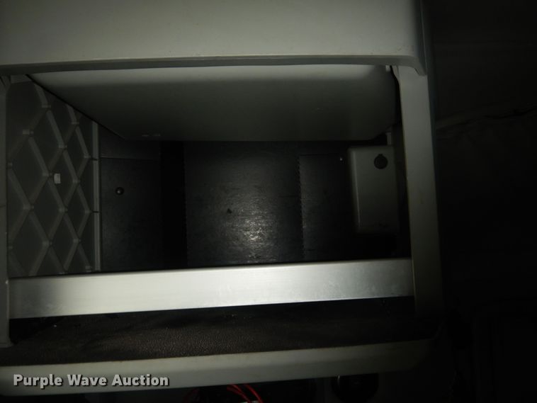 image for item DK7537 2019 Kenworth T680 semi truck