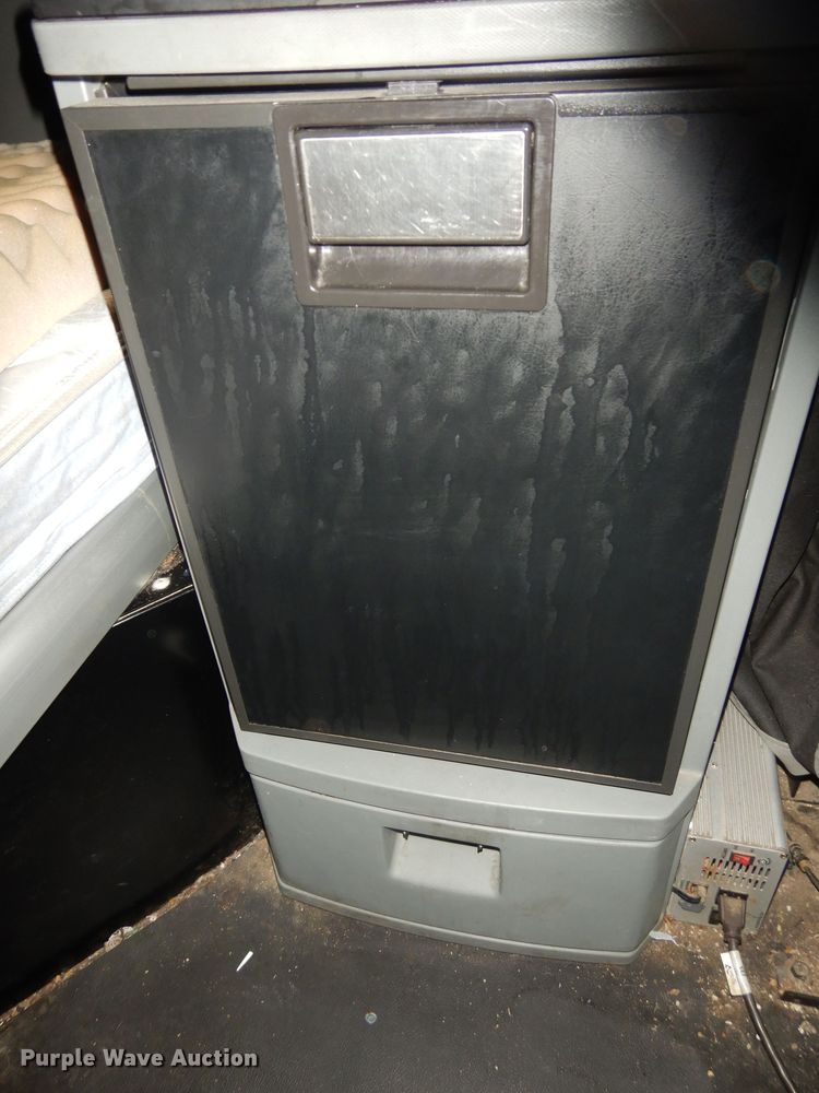 image for item DK7537 2019 Kenworth T680 semi truck