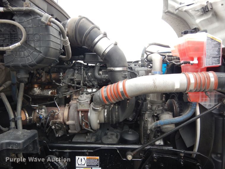 image for item DK7537 2019 Kenworth T680 semi truck