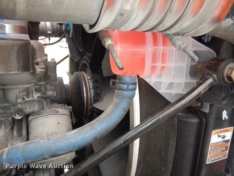 image for item DK7537 2019 Kenworth T680 semi truck