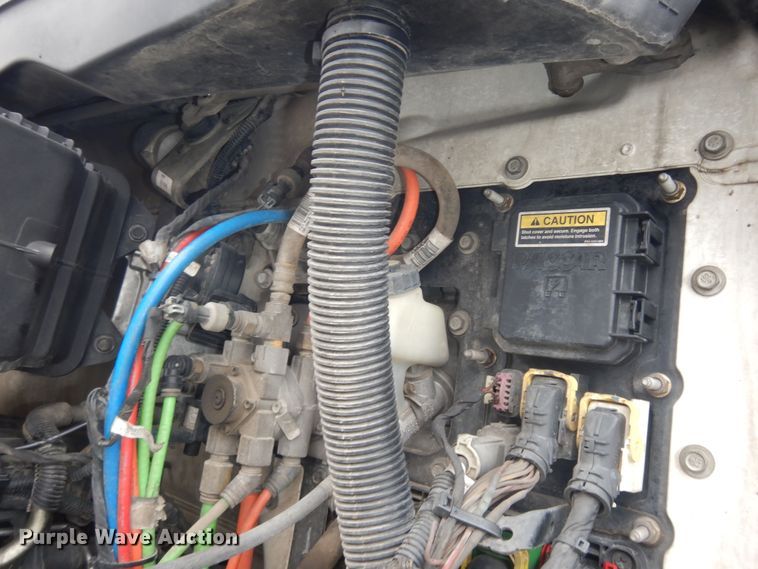 image for item DK7537 2019 Kenworth T680 semi truck