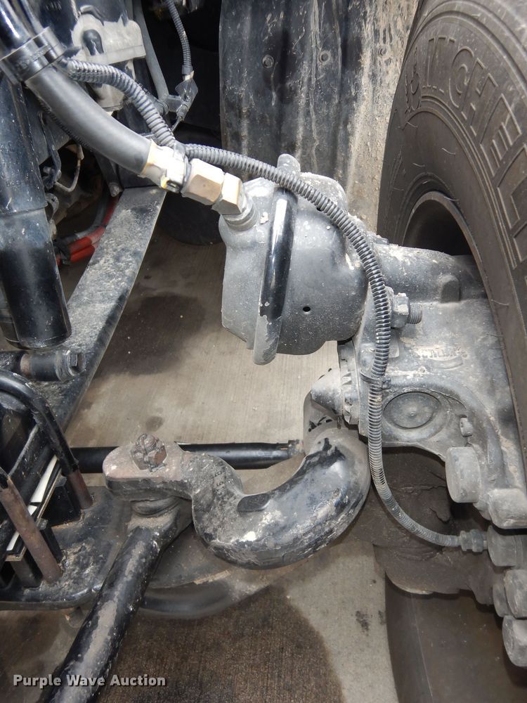 image for item DK7537 2019 Kenworth T680 semi truck