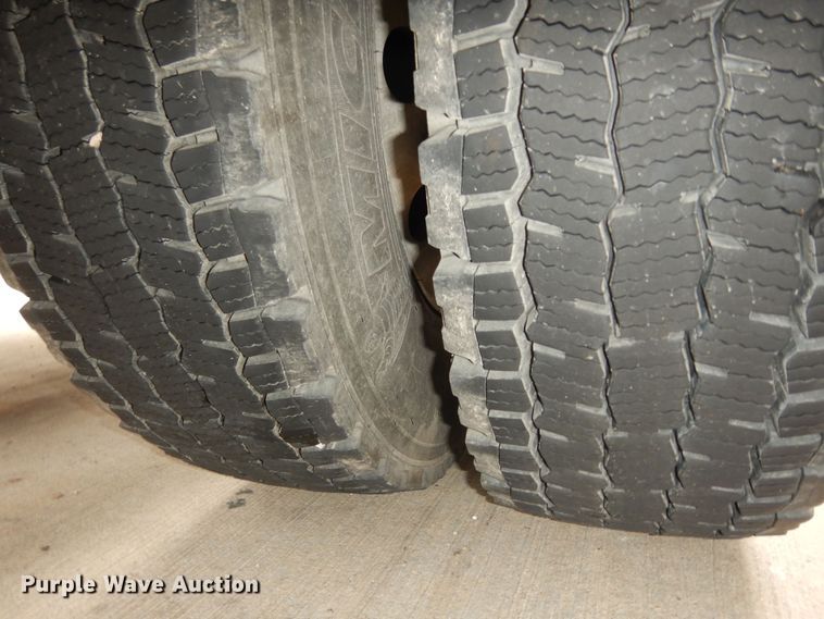 image for item DK7537 2019 Kenworth T680 semi truck