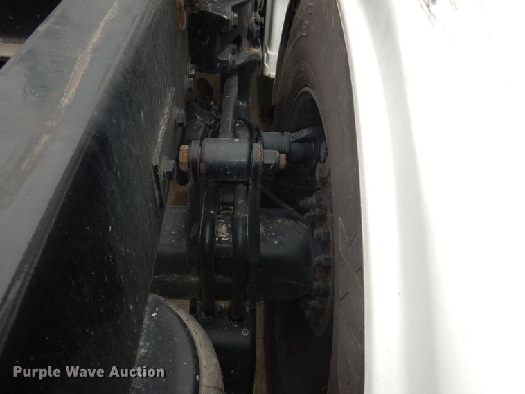 image for item DK7537 2019 Kenworth T680 semi truck