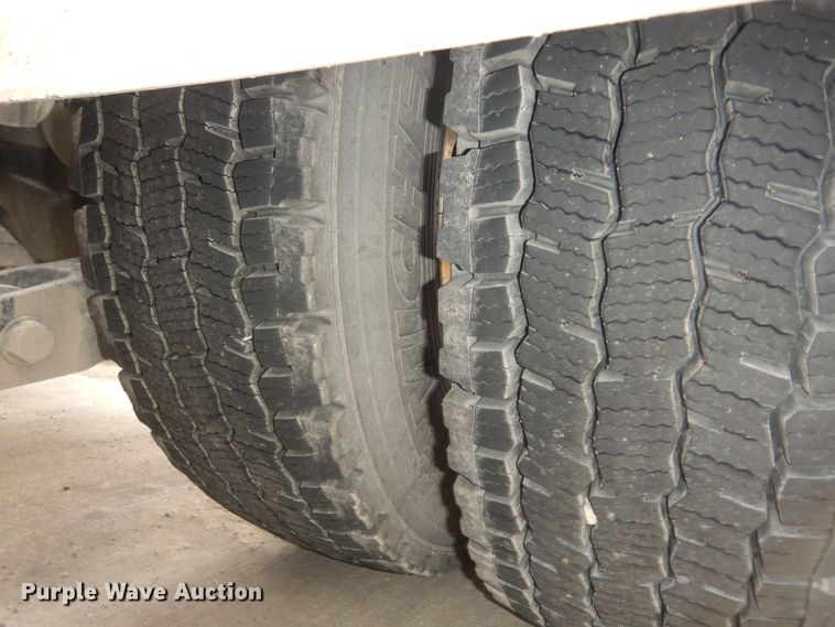 image for item DK7537 2019 Kenworth T680 semi truck