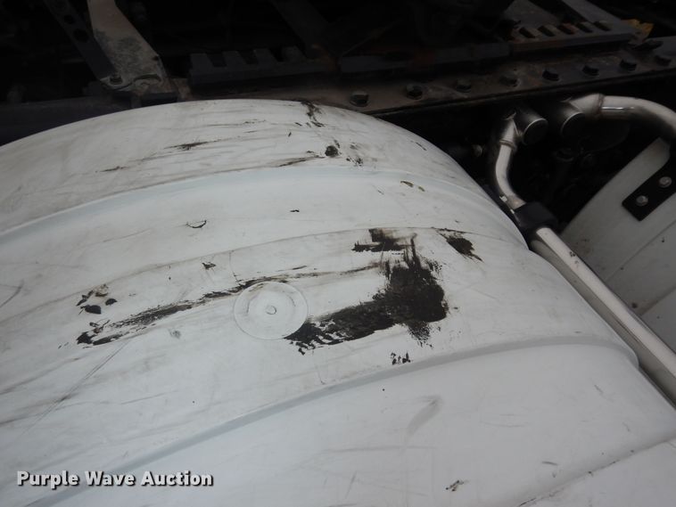 image for item DK7537 2019 Kenworth T680 semi truck