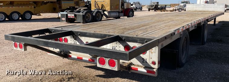 image for item DN4500 2006 Wilson CFD-900  drop deck trailer