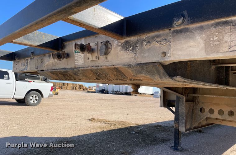 image for item DN4500 2006 Wilson CFD-900  drop deck trailer