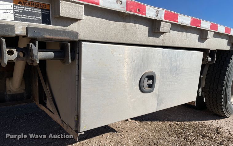 image for item DN4500 2006 Wilson CFD-900  drop deck trailer