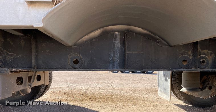 image for item DN4500 2006 Wilson CFD-900  drop deck trailer