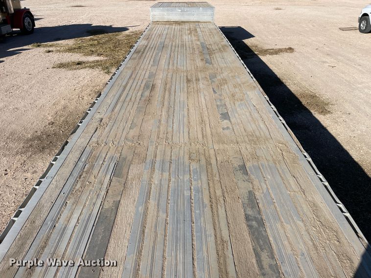 image for item DN4500 2006 Wilson CFD-900  drop deck trailer