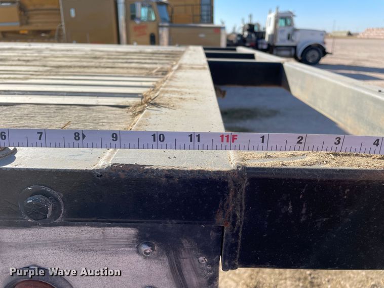 image for item DN4500 2006 Wilson CFD-900  drop deck trailer