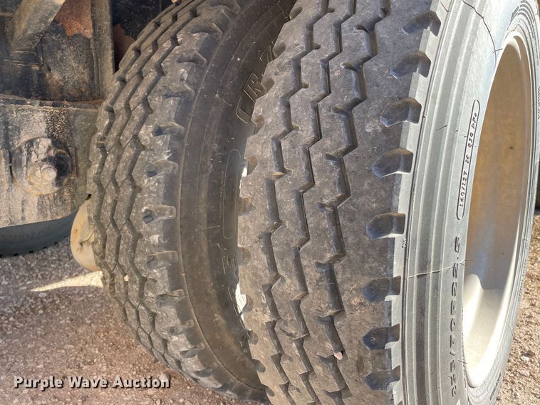 image for item DN4500 2006 Wilson CFD-900  drop deck trailer