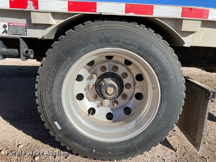 image for item DN4500 2006 Wilson CFD-900  drop deck trailer