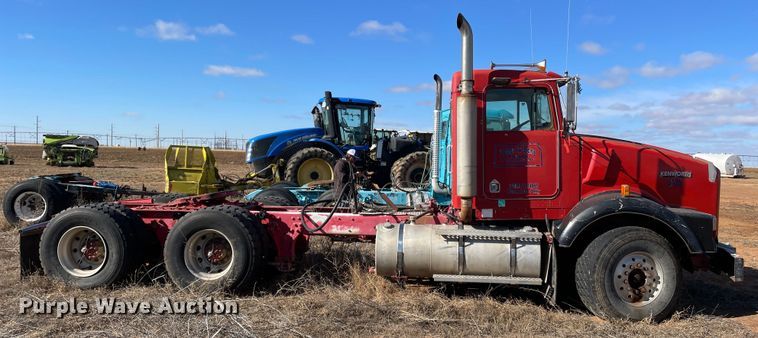 image for item DN4529 1997 Kenworth T800  semi truck