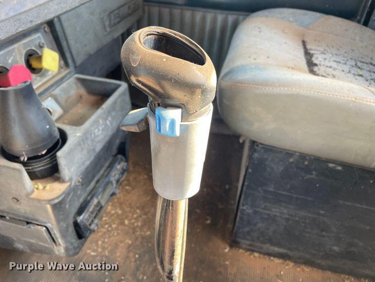 image for item DN4529 1997 Kenworth T800  semi truck