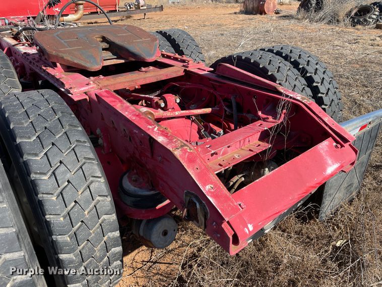 image for item DN4529 1997 Kenworth T800  semi truck