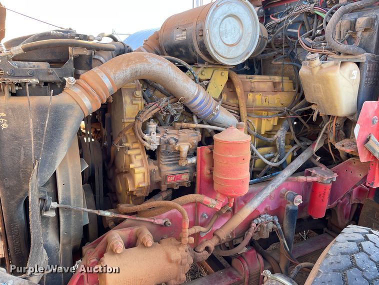 image for item DN4529 1997 Kenworth T800  semi truck