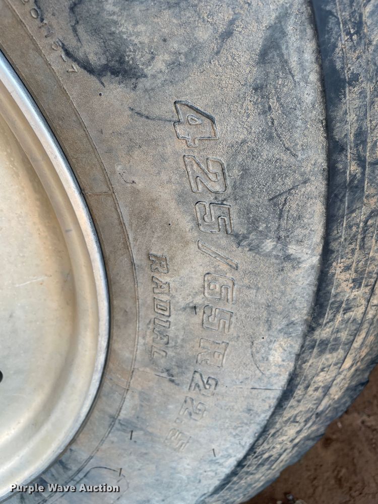 image for item DN4529 1997 Kenworth T800  semi truck