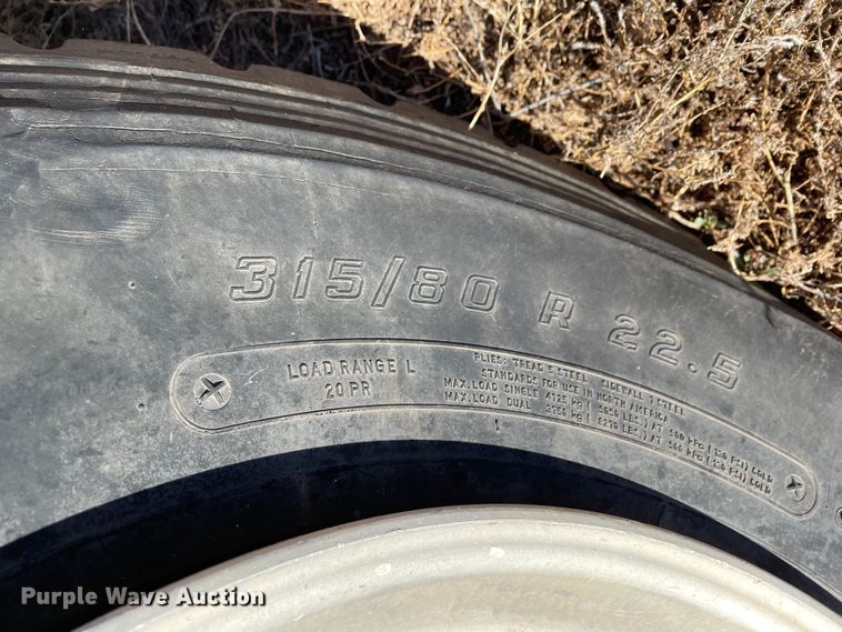 image for item DN4529 1997 Kenworth T800  semi truck