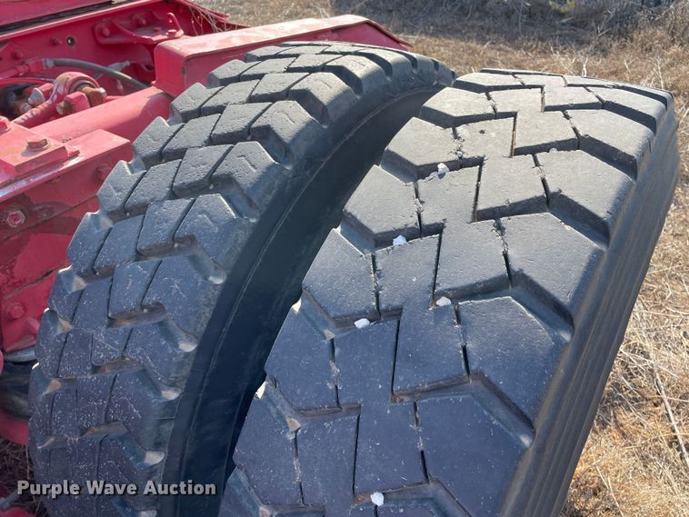 image for item DN4529 1997 Kenworth T800  semi truck