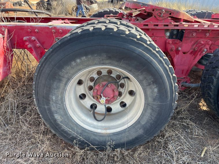 image for item DN4529 1997 Kenworth T800  semi truck