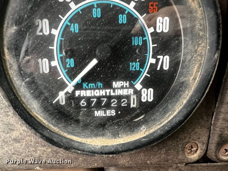 image for item DQ1945 1982 Freightliner FLC  semi truck