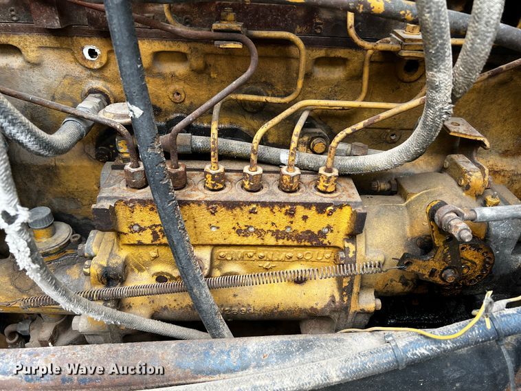 image for item DQ1945 1982 Freightliner FLC  semi truck