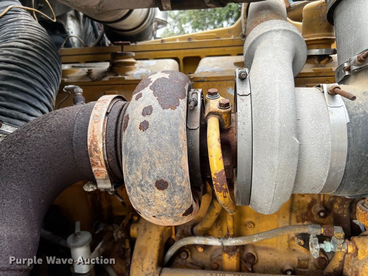 image for item DQ1945 1982 Freightliner FLC  semi truck