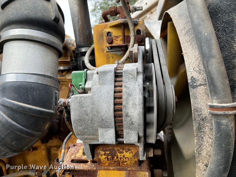 image for item DQ1945 1982 Freightliner FLC  semi truck