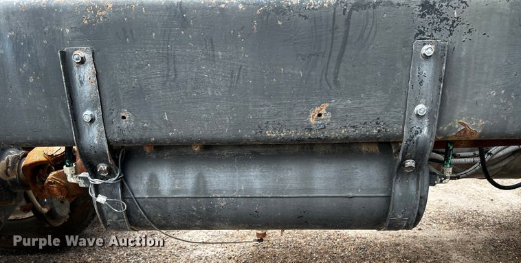 image for item DQ1945 1982 Freightliner FLC  semi truck