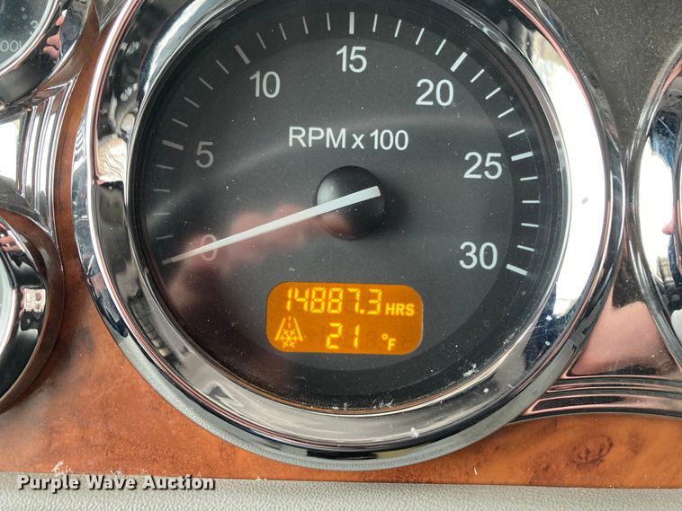 image for item DS6748 2009 Peterbilt 389  semi truck