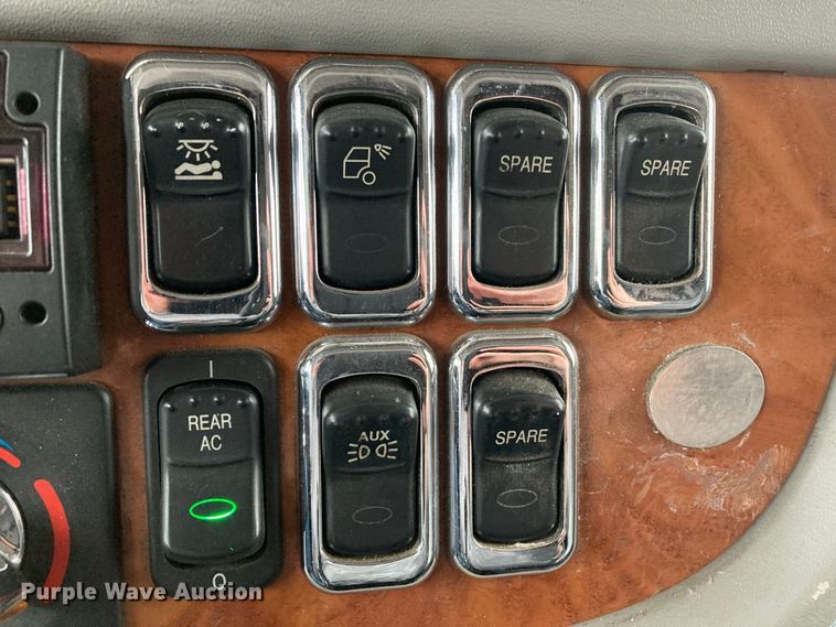 image for item DS6748 2009 Peterbilt 389  semi truck