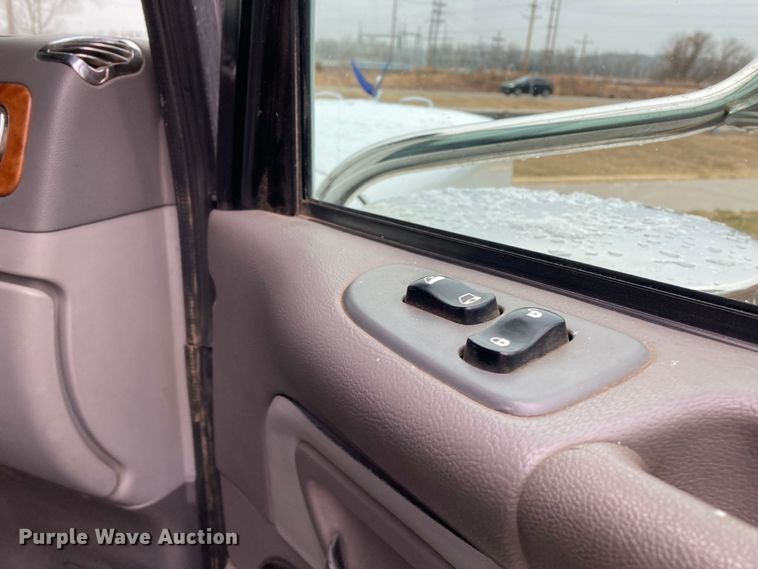 image for item DS6748 2009 Peterbilt 389  semi truck