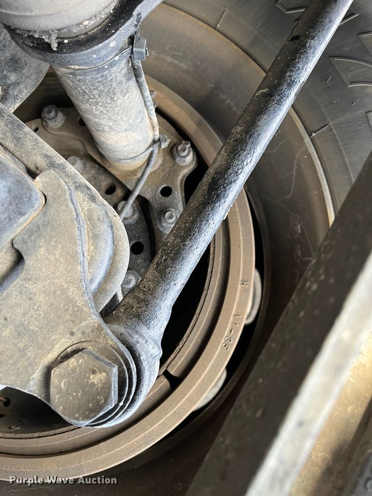 image for item DS6748 2009 Peterbilt 389  semi truck