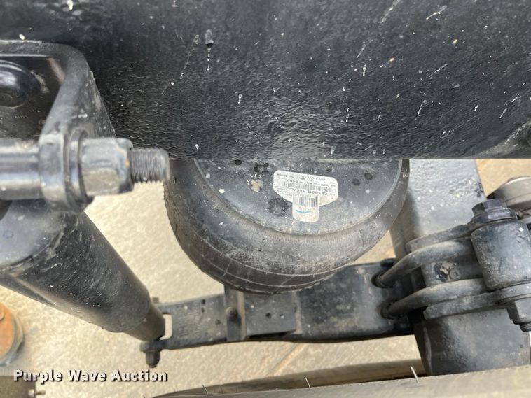 image for item DS6748 2009 Peterbilt 389  semi truck