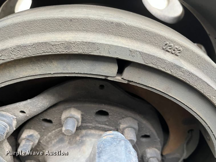 image for item DS6748 2009 Peterbilt 389  semi truck