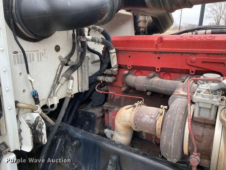 image for item DS6748 2009 Peterbilt 389  semi truck