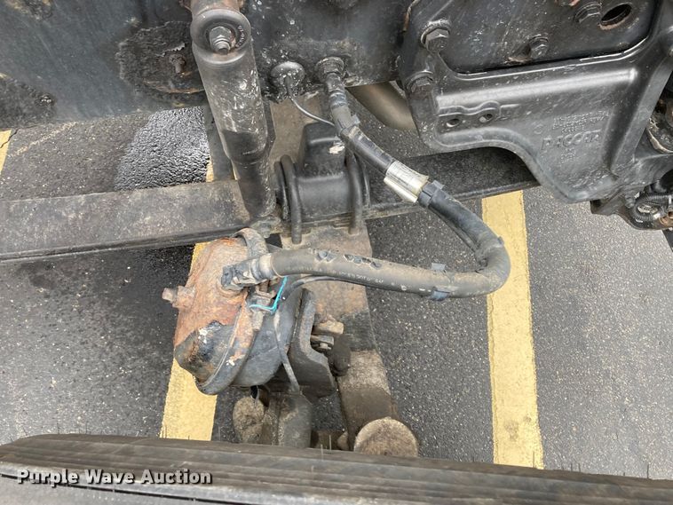 image for item DS6748 2009 Peterbilt 389  semi truck